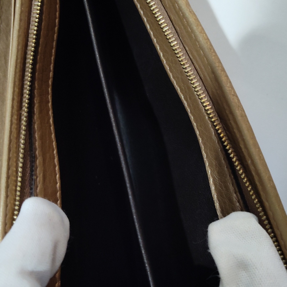 Gucci Beige Leather Wallet - Picture 7 of 11